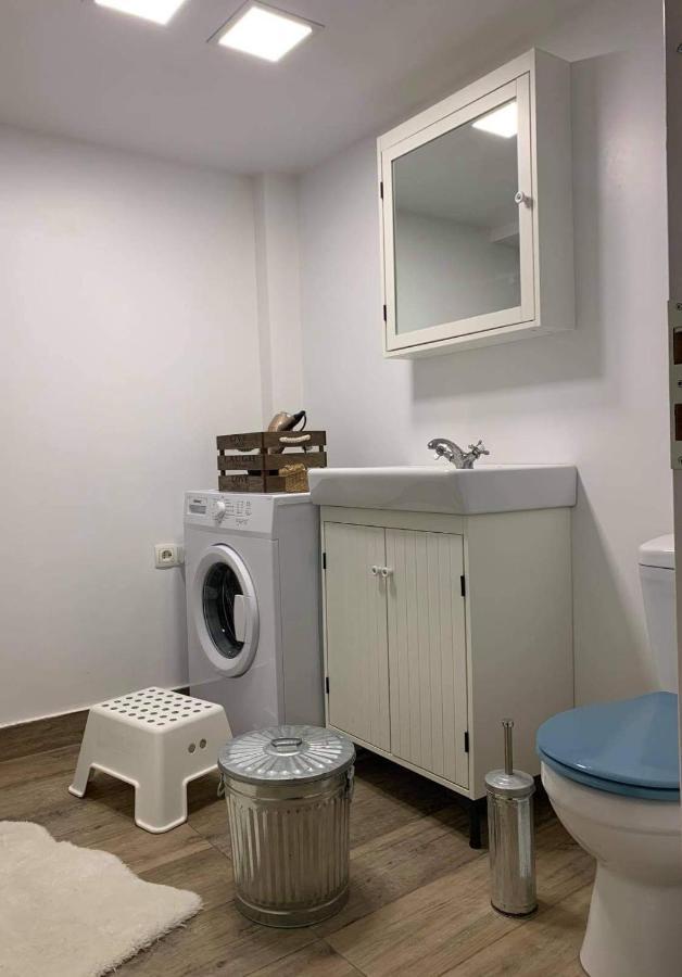 Arismari Apartment *